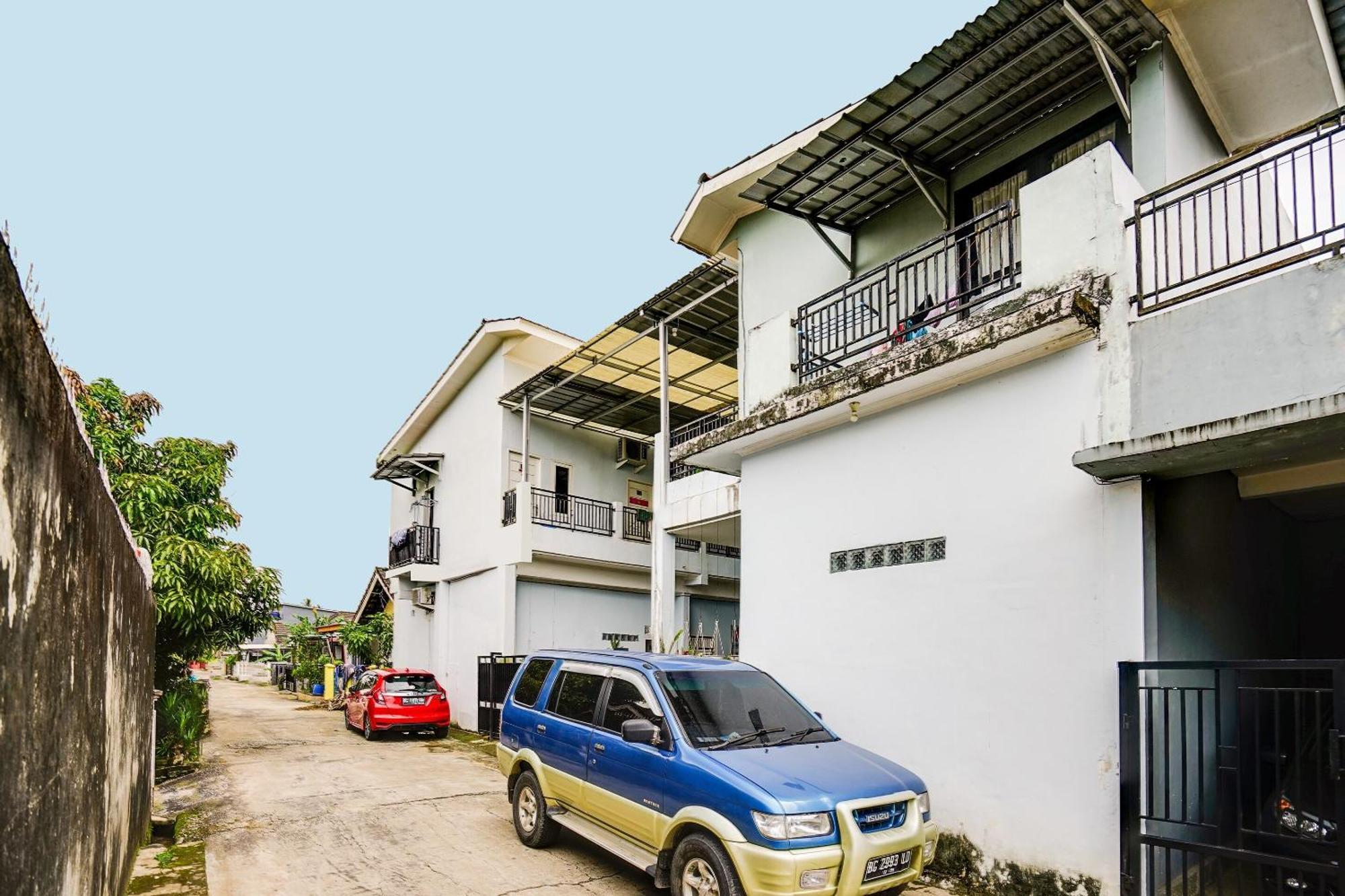 Oyo Life 92046 Garuda Residence Palembang Extérieur photo